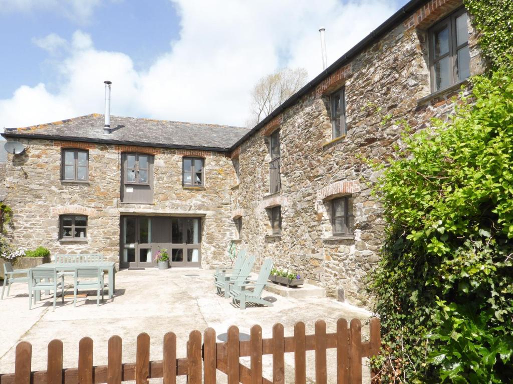 Grain Store 2 in Boswinger, Cornwall, England