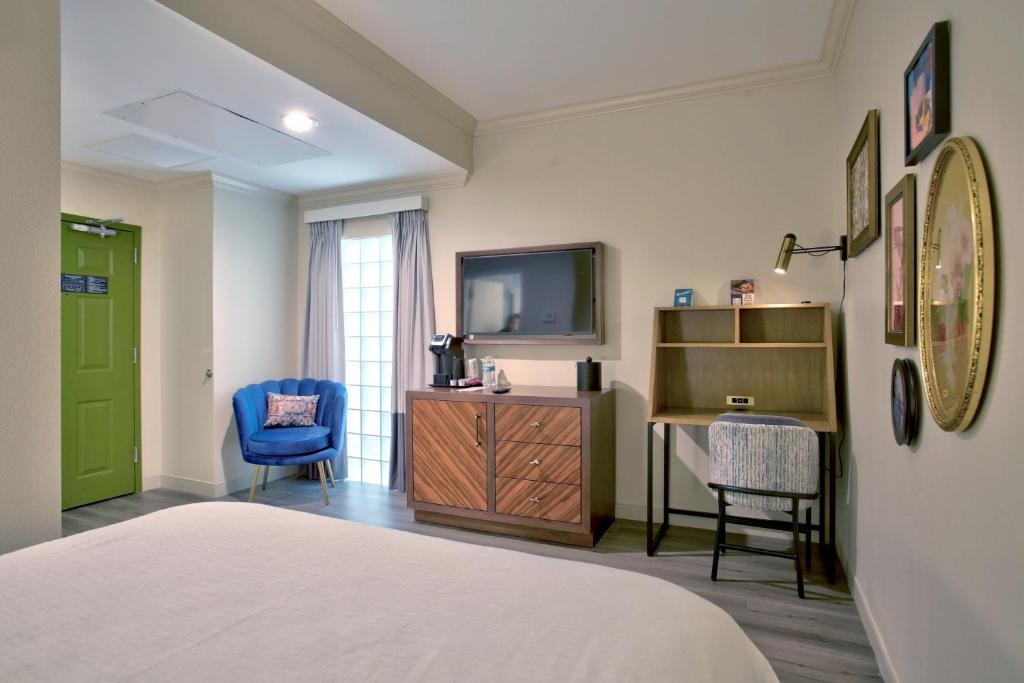 Hotel Indigo New Orleans - French Quarter - Standard Queen Room