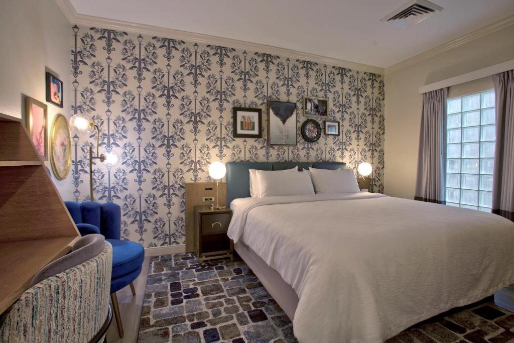 Hotel Indigo New Orleans - French Quarter - Queen Room - Hearing Accessible - Non-Smoking