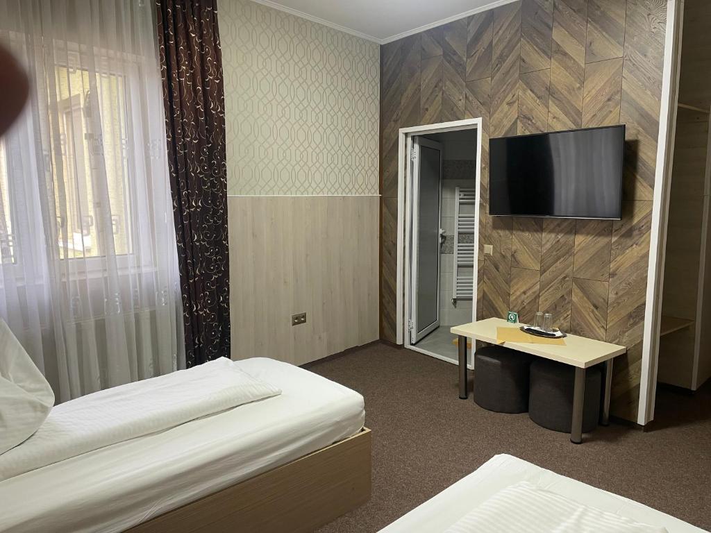 Pension Regal - Twin Room With Bathroom
