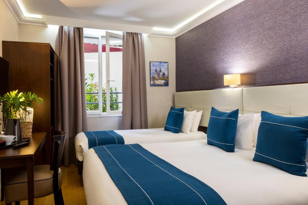 
Superior Triple Room
