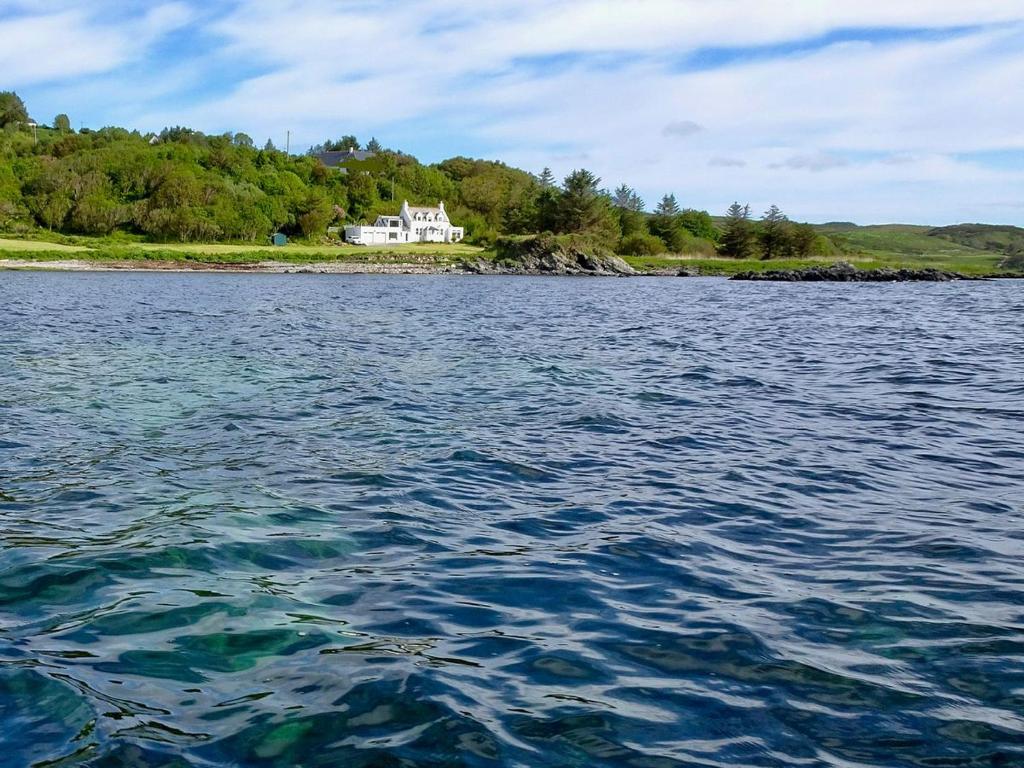 South Bay Cottage in Teangue, Highland, Scotland