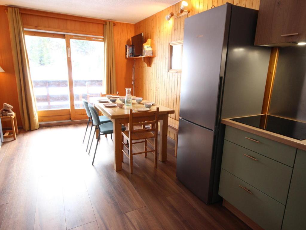 Appartement ski aux pieds avec balcon sud et parking - FR-1-411-867