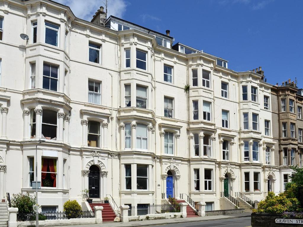 Cranbrook Apartment, Scarborough (updated prices 2024)