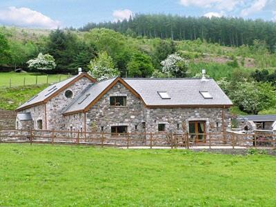 Bwythyn Cerrig in Crynant, Neath Port Talbot, Wales