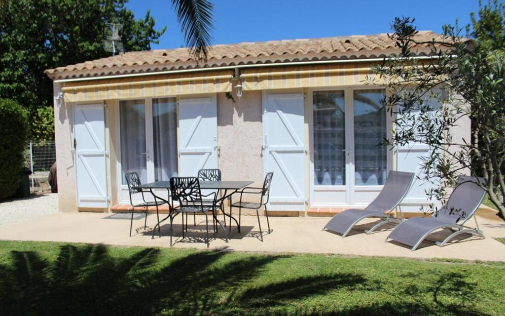 Κήπος έξω από το La villa fonbrun au calme