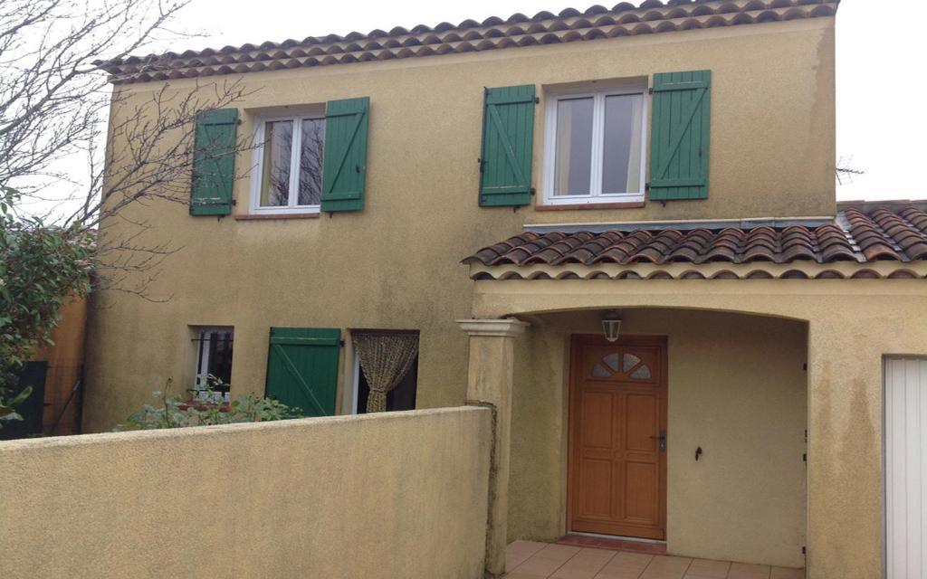 Budova, kde se prázdninový dům nachází