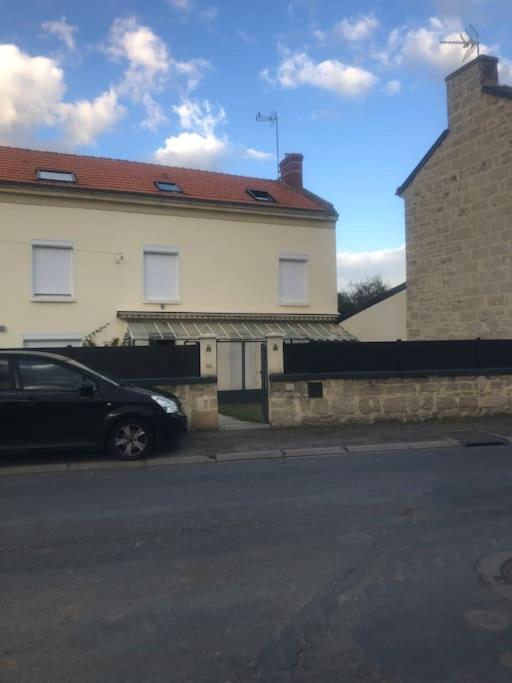 Budova, v ktorej sa dovolenkový dom nachádza