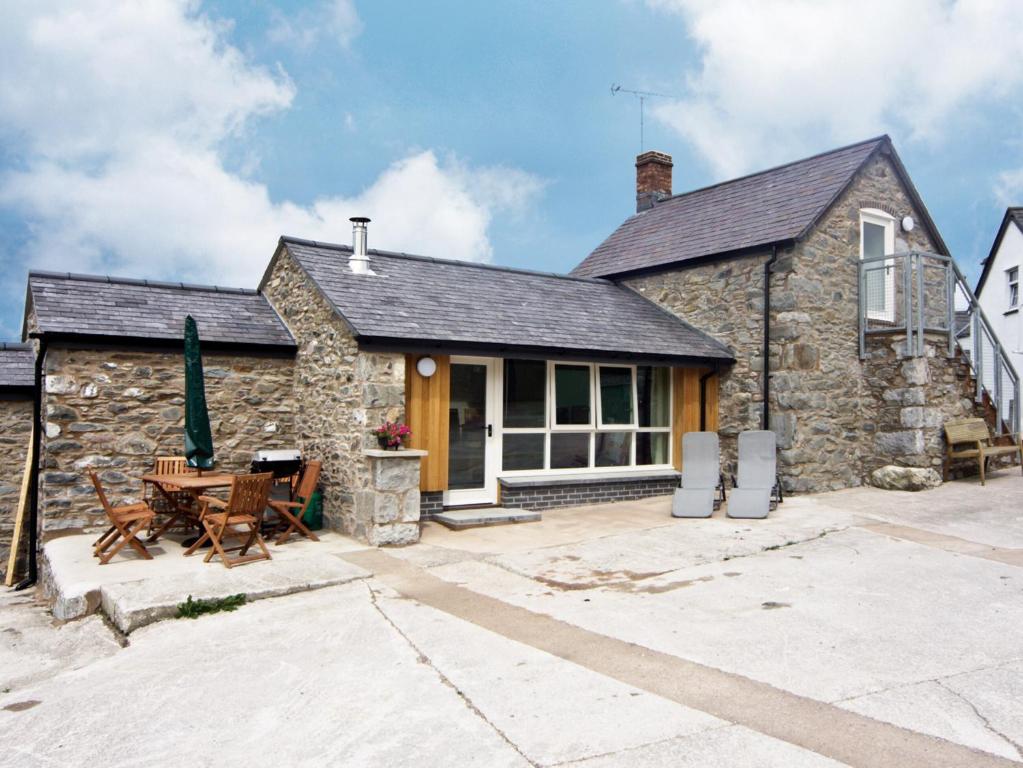 Little Barn in Llanfair Talhaiarn, Conwy, Wales