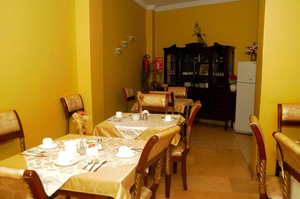 Restaurace v ubytování Colony Inn Hotel