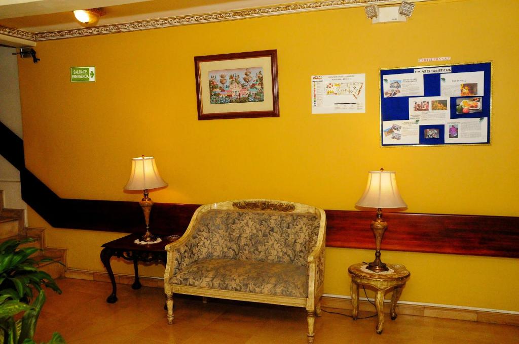 Posezení v ubytování Colony Inn Hotel