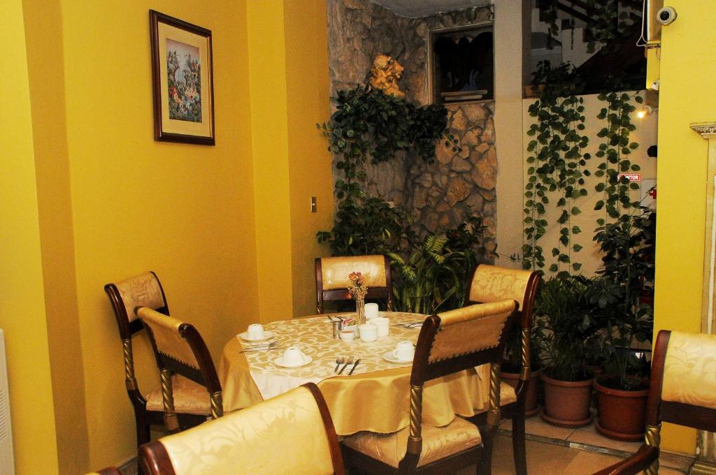 Posezení v ubytování Colony Inn Hotel