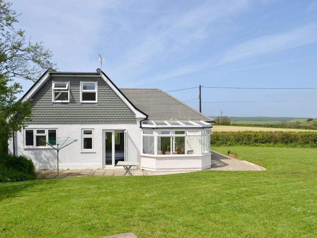 Primrose Cottage in Bude, Cornwall, England