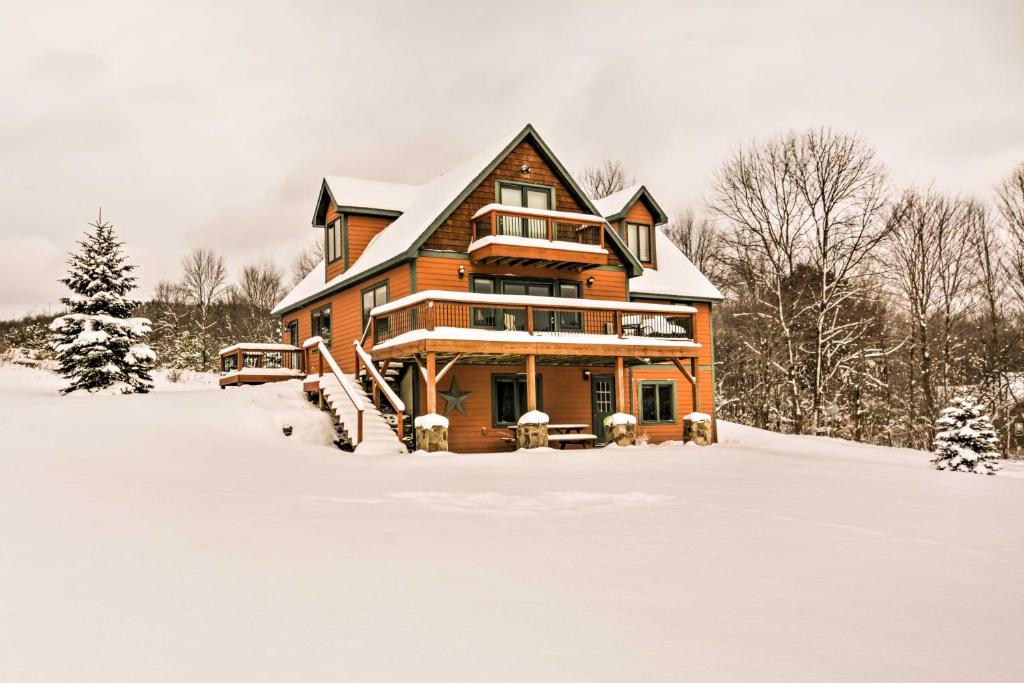 Mountaintop Ellicottville Home 7 Mi to Ski Resort talvel