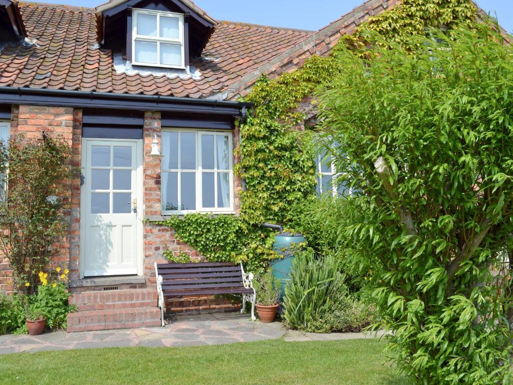 Apple Tree Cottage in Scalby, North Yorkshire, England