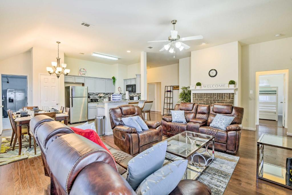 Vacation Home FamilyFriendly Dallas Home with Game Room!, TX