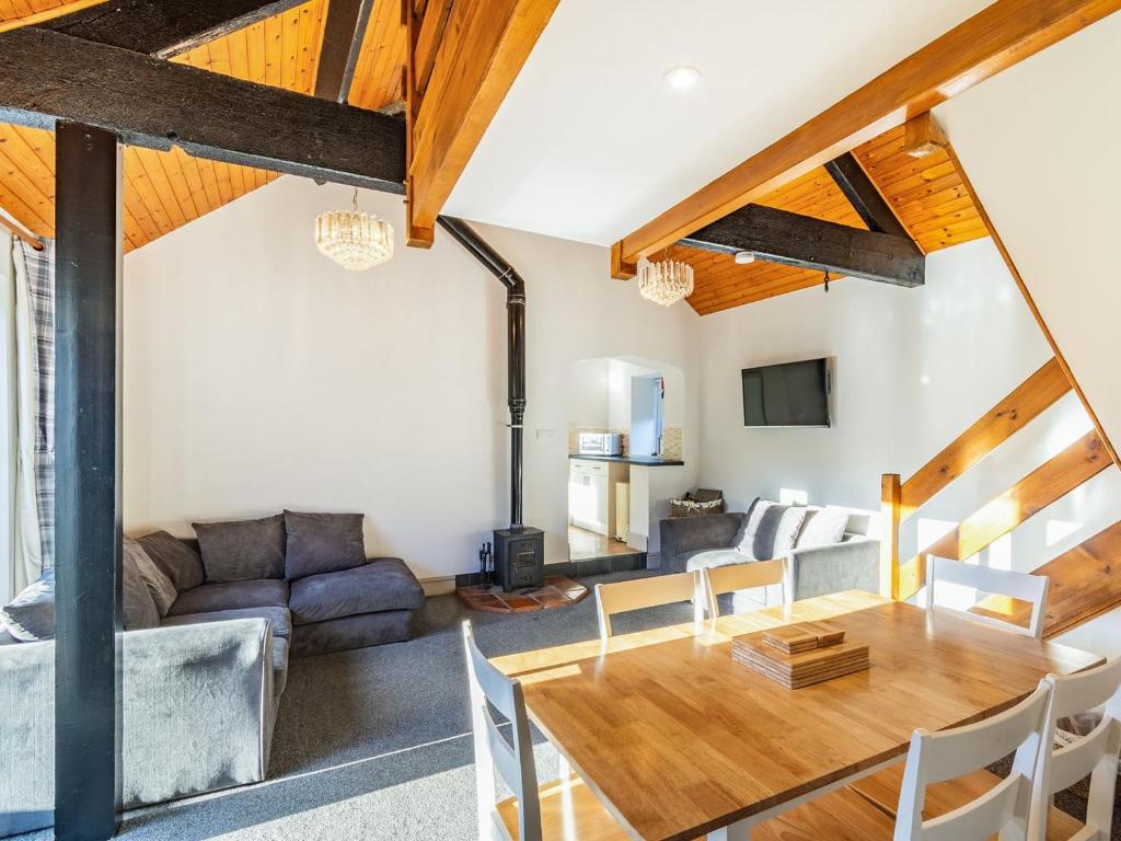 Hotels near Flamingo Land Theme Park & Zoo - PicturesOfEngland.com