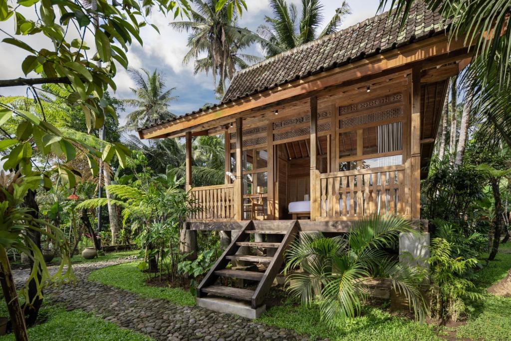 RUMAH KAYU RESORT