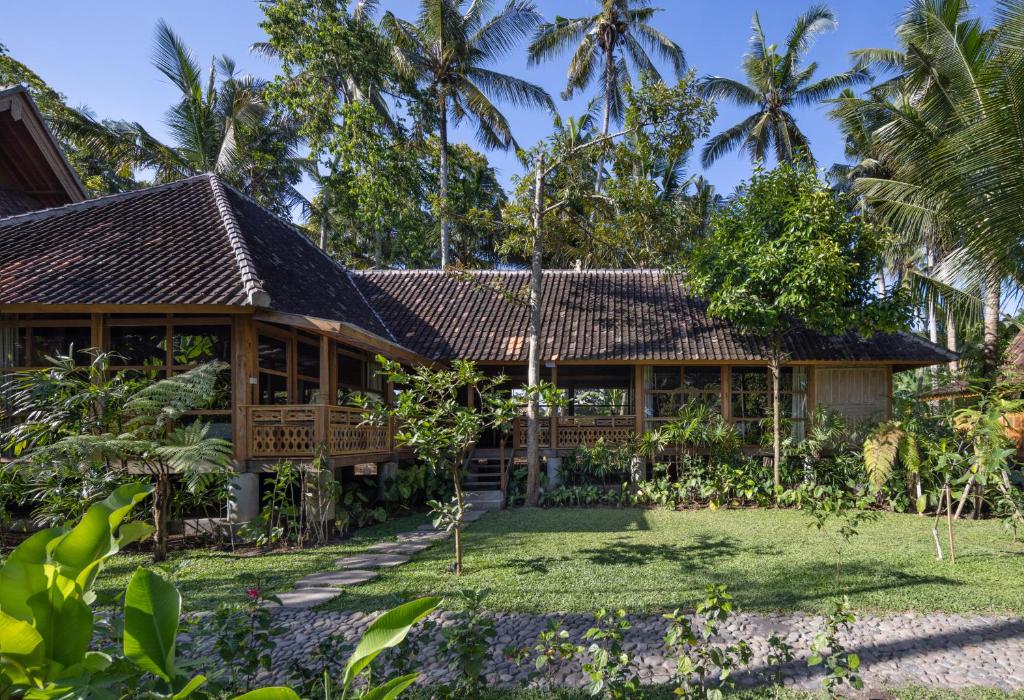 RUMAH KAYU RESORT