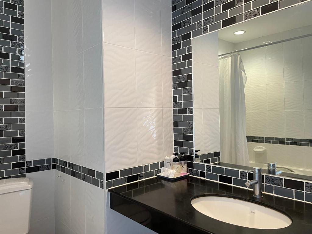 Embryo Hotel - Resim 33