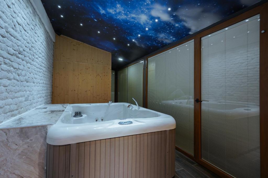 Koupelna v ubytování Bushi Resort & SPA