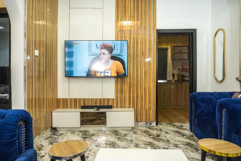TV a/nebo společenská místnost v ubytování Spectacular 3/4-Bed-Apt With 24hrs Power And FAST Wi-Fi