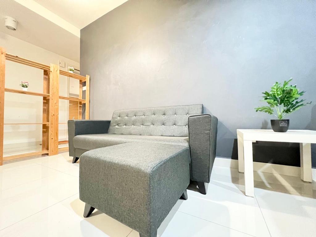 Posezení v ubytování Teega Suites Studio by Luxecocoo CK Puteri Harbour