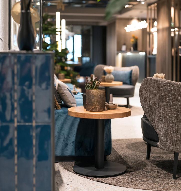 Posezení v ubytování Thöles Hotel Bücken