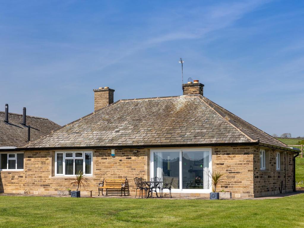 Riffa Manor Cottage in Leathley, North Yorkshire, England