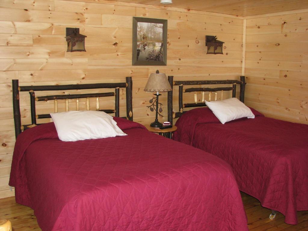 Pine Knoll Hotel Lakeside Lodge & Cabin - Lakefront Hut - Bovenste Verdieping