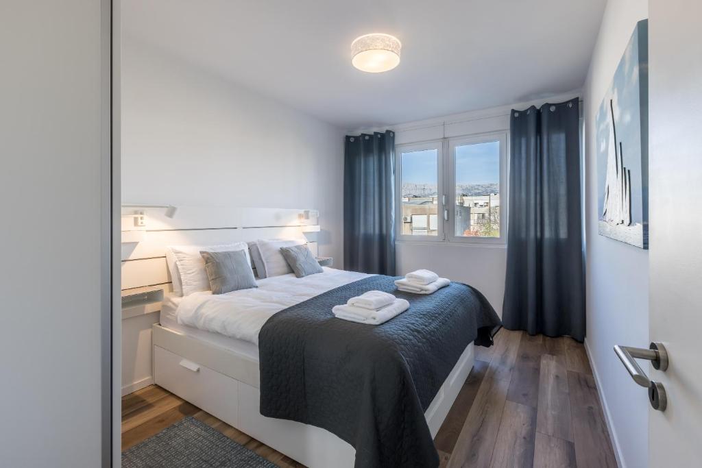 Sundowners Apartment, 52qm, double & two single beds, 10 min from Old Town of Split