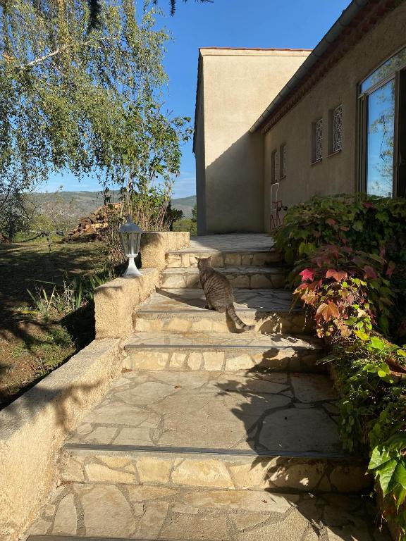Fotografia z galérie ubytovania Foix Villa 150m2 dans très grand parc arboré v destinácii Foix