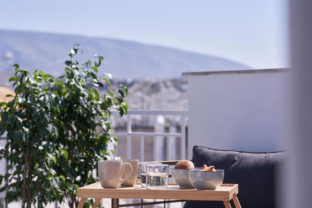 A Sunkissed retreat under the Acropolis