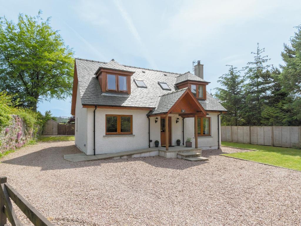 Teapot Cottage in Gairlochy, Highland, Scotland