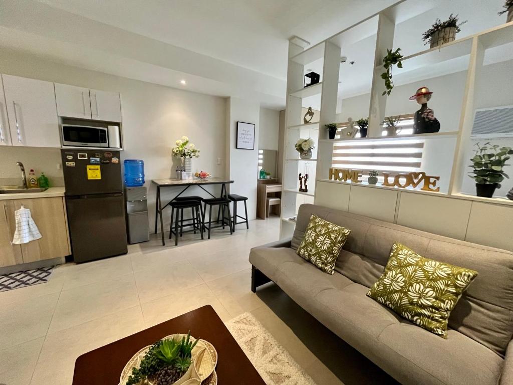 Elaiza’s Cozy Home – Matina Enclaves Building C Unit 815