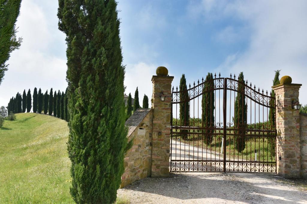 A garden outside Podere Le Volpaie, Volterra, Tuscany