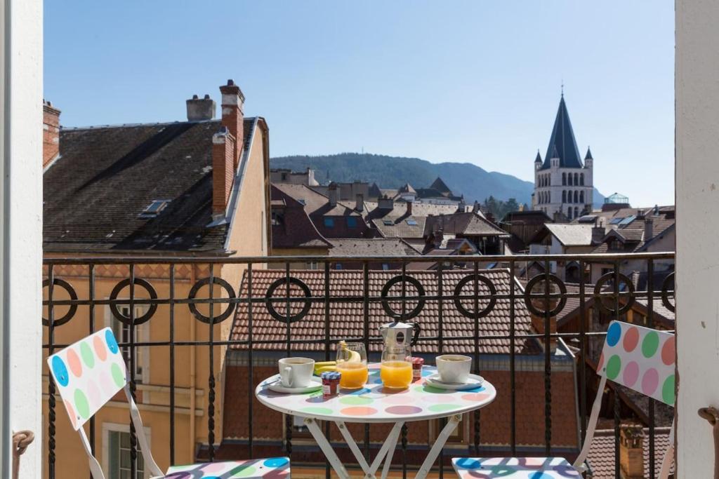 Výhľad na hory alebo výhľad na hory priamo z apartmánu
