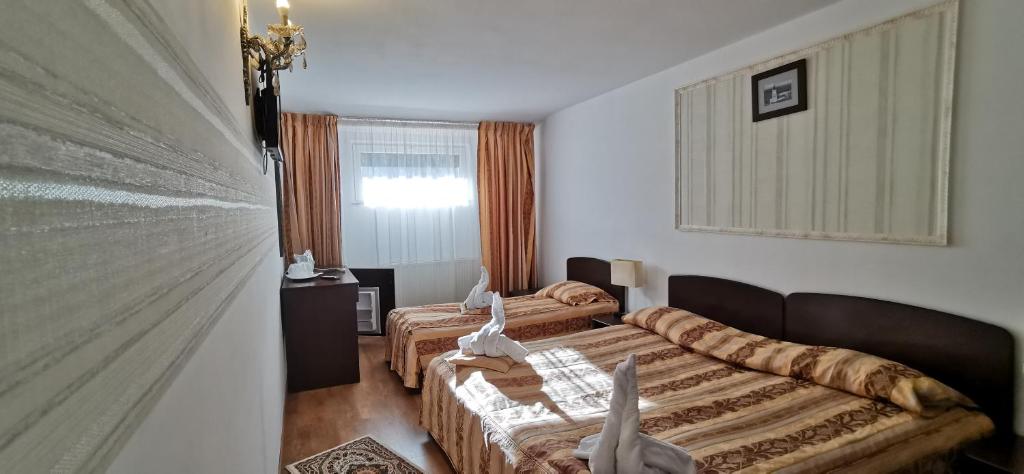 Hanul Izvorul Rece Sinaia - Comfort Triple Room With Shower