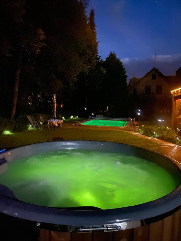 Bazén v ubytování Droom b&b Čermná nebo v jeho okolí