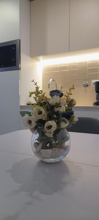 Light Brown Central Apartment - 1