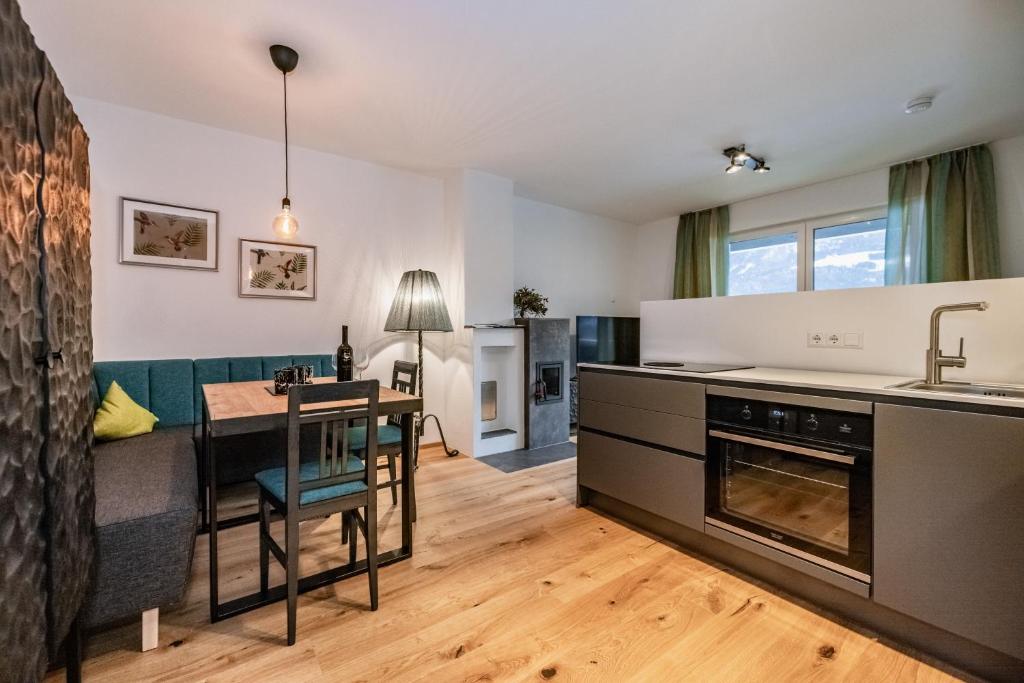 Kuchyňa alebo kuchynka v ubytovaní Berg Apartment-Berg im Drautal