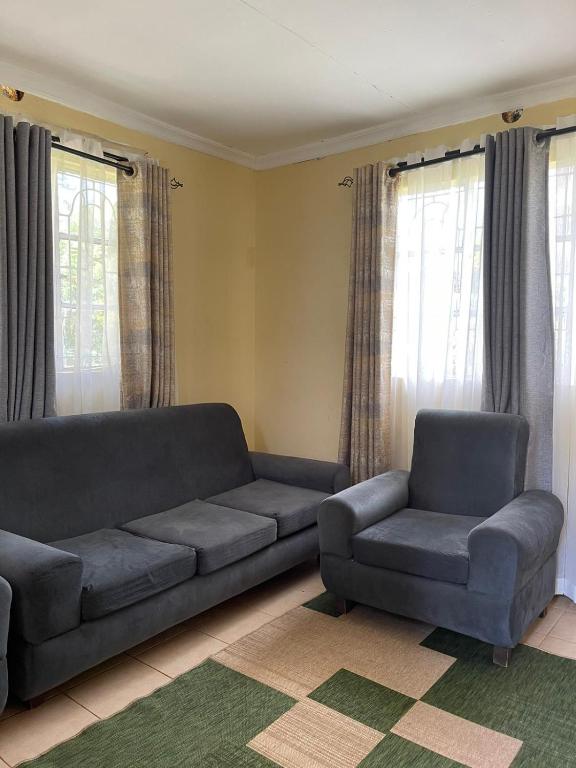 Istumisnurk majutusasutuses Zoe Homes 1br and 2br Cottage own compound -Kericho town near Green Square mall