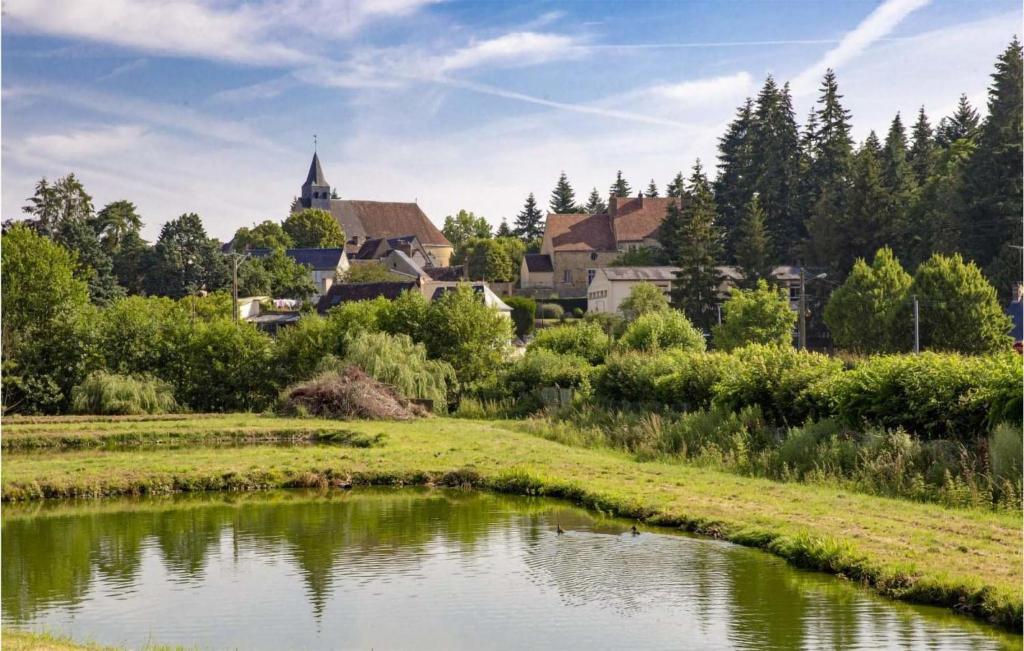 Gorgeous Home In Conflans Sur Anille With Wifi - Casa De Vacaciones