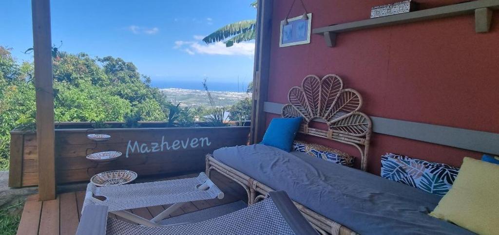 Balkón nebo terasa v ubytování Mazheven