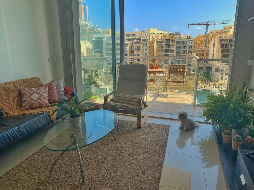 Posezení v ubytování Spinola Bay View