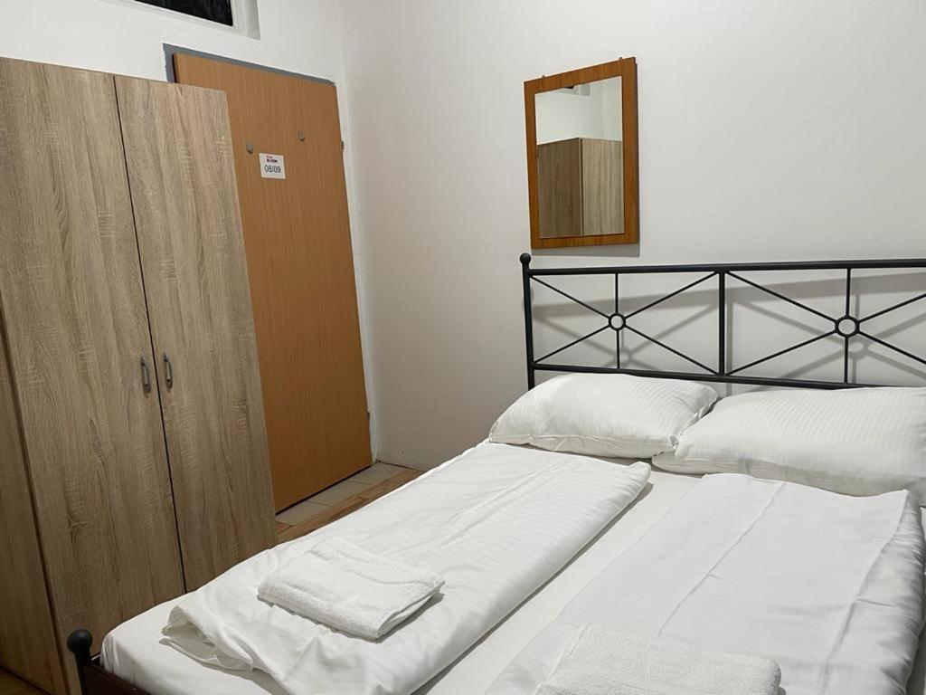 
Standard Double Room with Shared Bathroom
