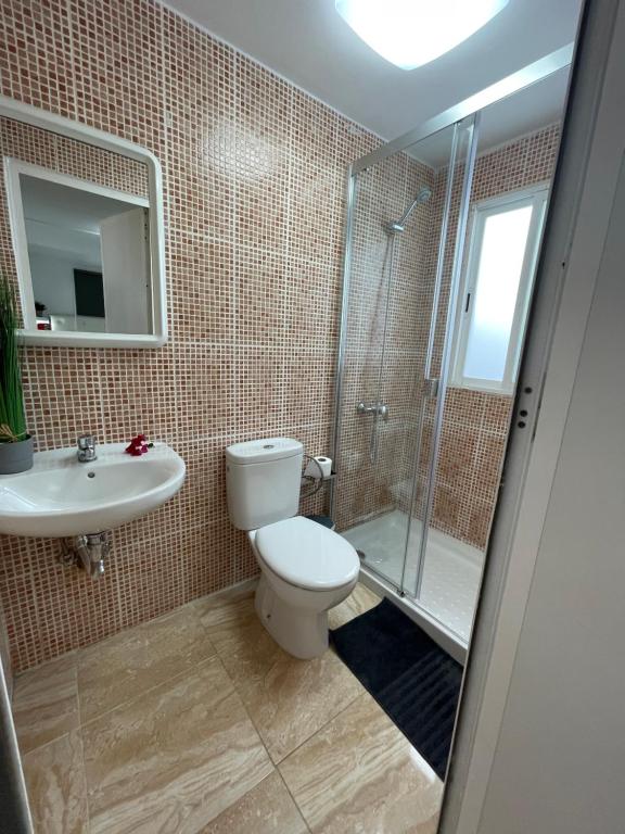 A bathroom at Apartamentos Elena