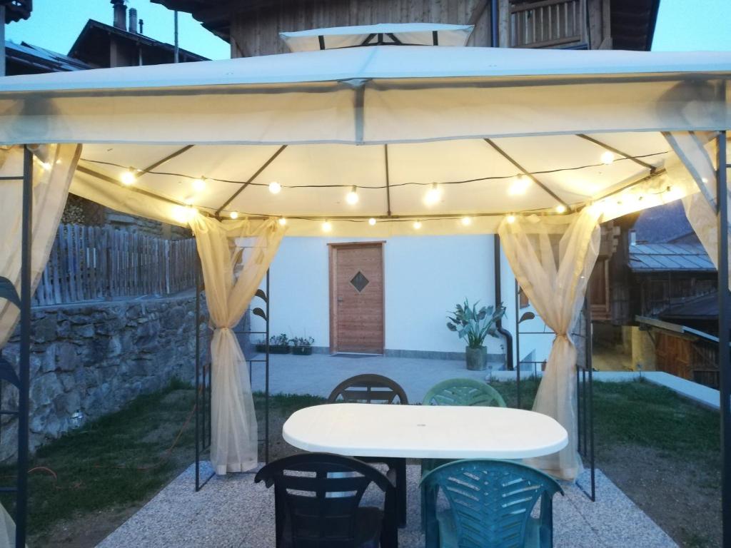 Patio nebo venkovní prostory v ubytování Appartamento Sara
