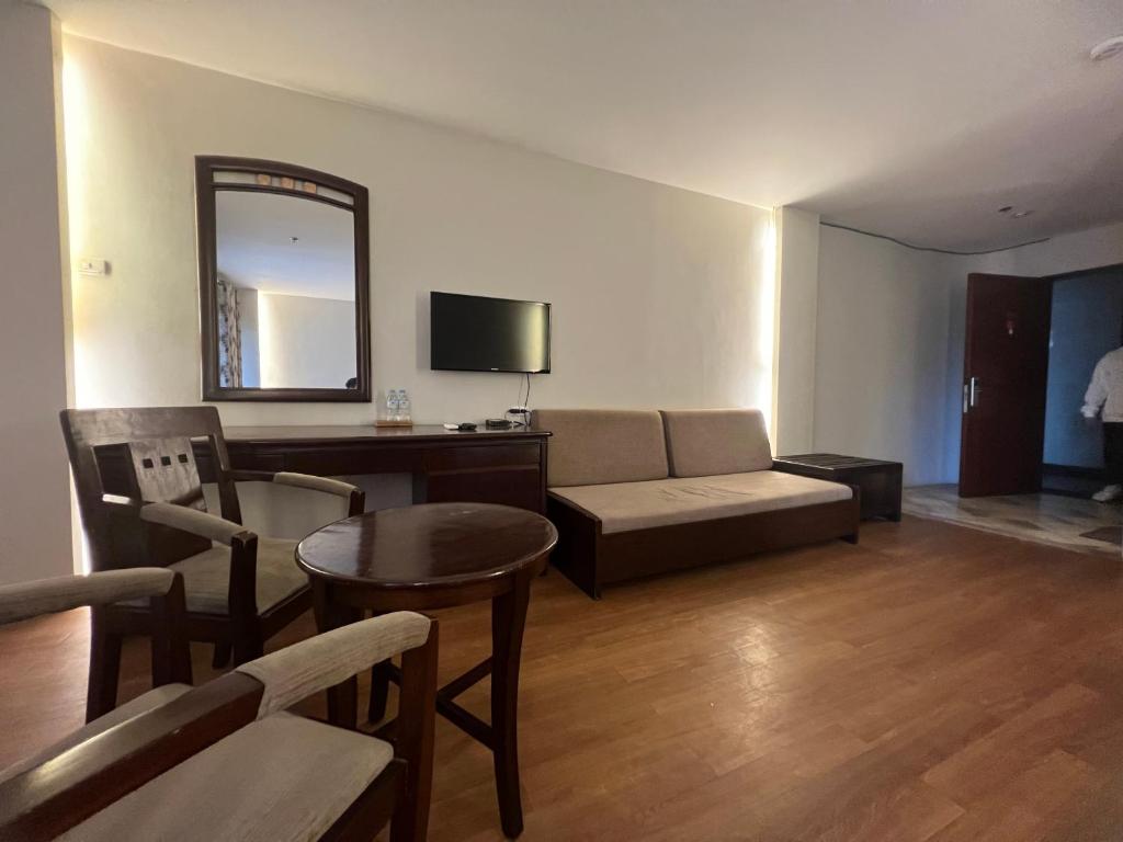 Cebu Century Plaza Hotel - 