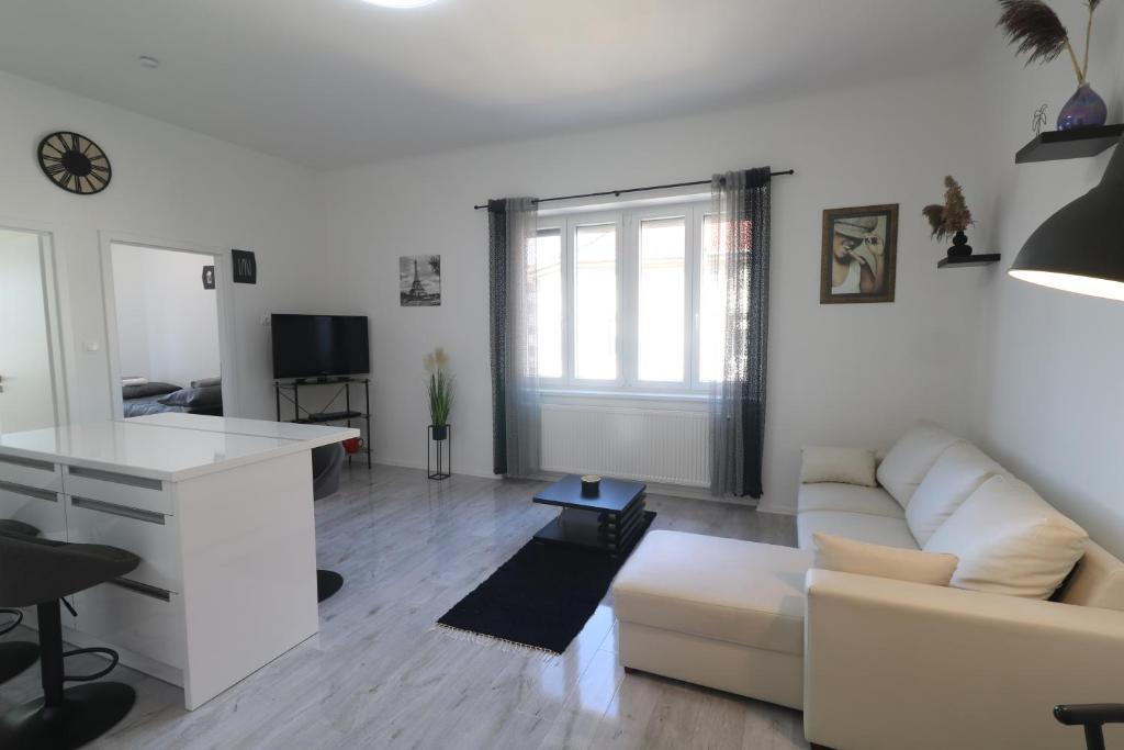 Photo de la galerie de l'établissement Black or White, à Szeged